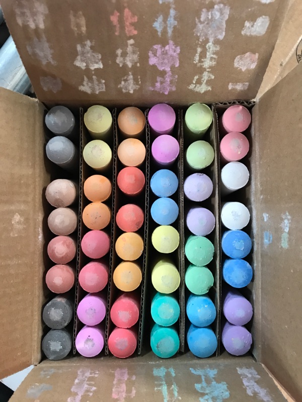 Photo 3 of (SEE NOTES)Sidewalk Chalk Set 48 Piece Jumbo