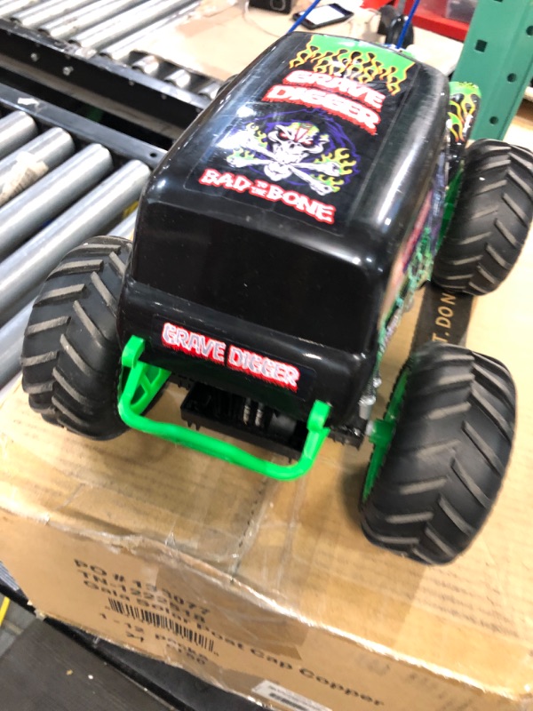 Photo 3 of *USED/SEE NOTES** Monster Jam , Official Grave Digger Remote Control Monster Truck Toy, 1:24 Scale, 2.4 GHz, for Ages 4 and Up