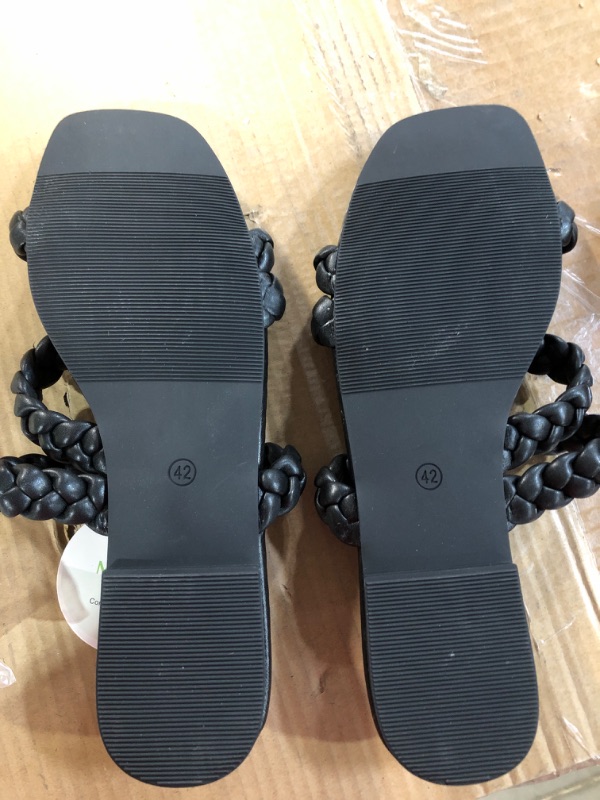 Photo 3 of WOMENS SIZE 42 BLACK SANDALS 