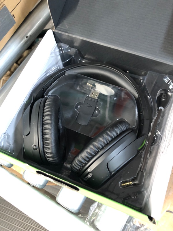 Photo 5 of HyperX CloudX Flight – Wireless Gaming Headset, Official Xbox Licensed