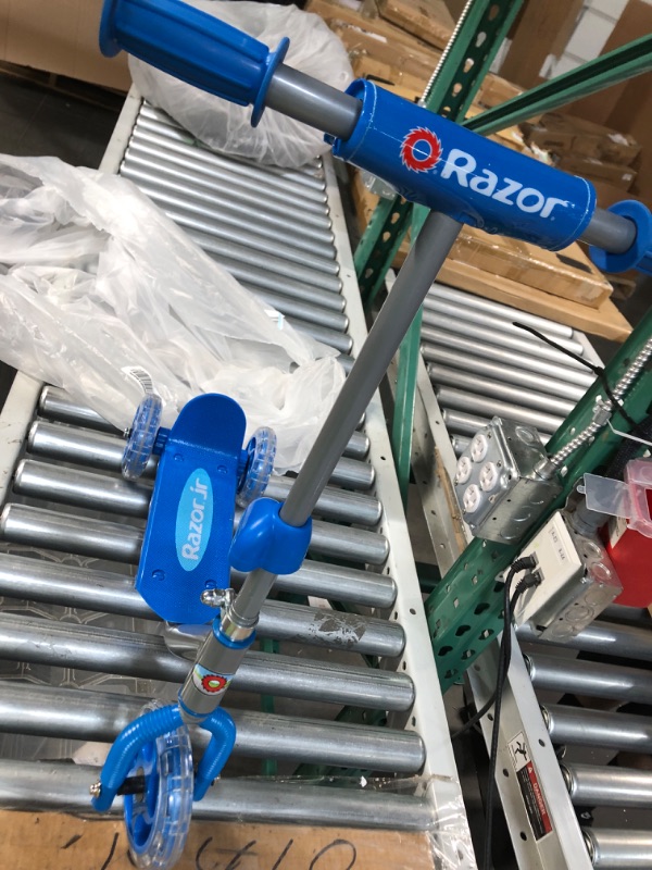 Photo 1 of Kids razor scooter