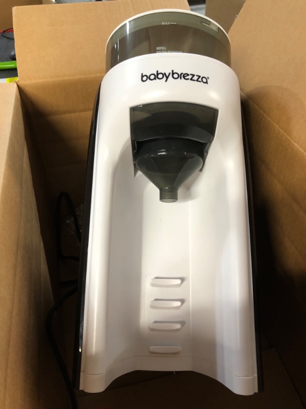 Photo 2 of Baby Brezza Formula Pro Advanced Formula Dispenser Machine -