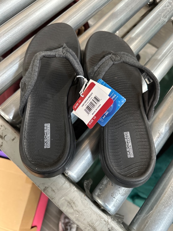 Photo 1 of (USED) Skechers Women's Machine Washable on the Go Flip Flop Sandals size 10