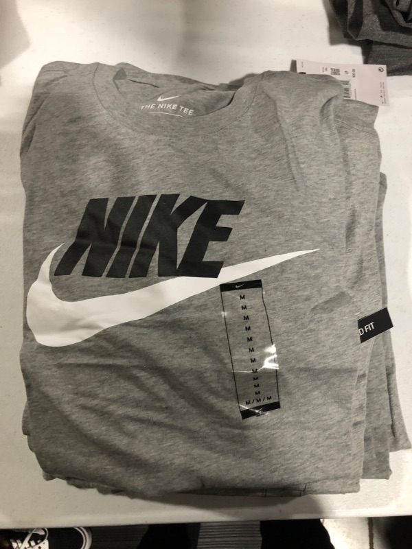 Photo 2 of 10 NIKE T-SHIRT  