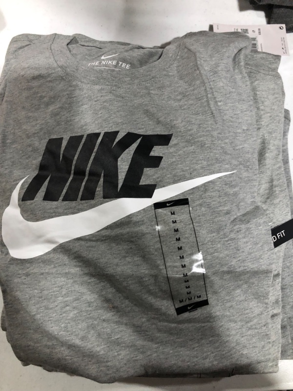 Photo 1 of 10 NIKE T-SHIRT  