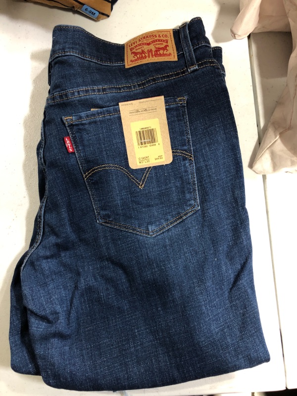 Photo 5 of NEW PRIOR  Levi' Big & Tall Men's Big-Tall 560 Comfort Fit Jean, Dark Stonewash W31 L30