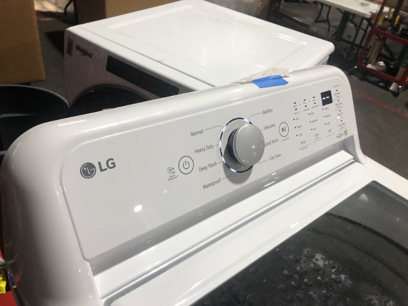 Photo 10 of ***USED - SEE NOTES***
LG 4.8-cu ft High Efficiency Agitator Top-Load Washer (White) ENERGY STAR