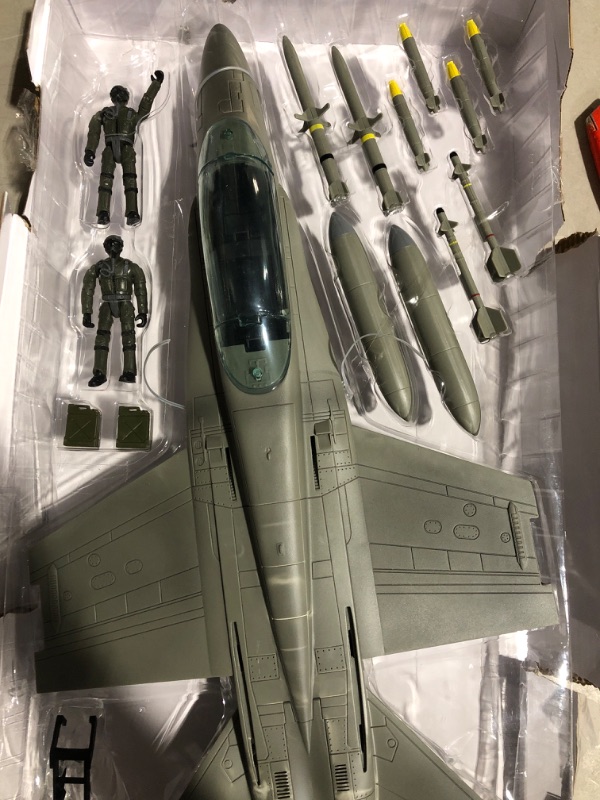 Photo 4 of Click N’ Play Military Air Force F/A 18 Super Hornet Fighter Jet, 16 Piece Play Set