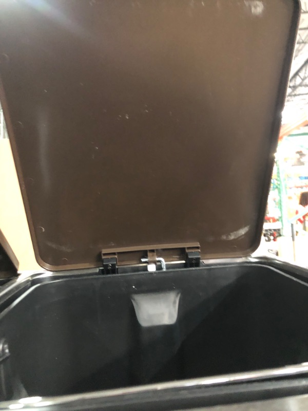 Photo 4 of SONGMICS Trash Garbage Can, 16 Gal (60L) 