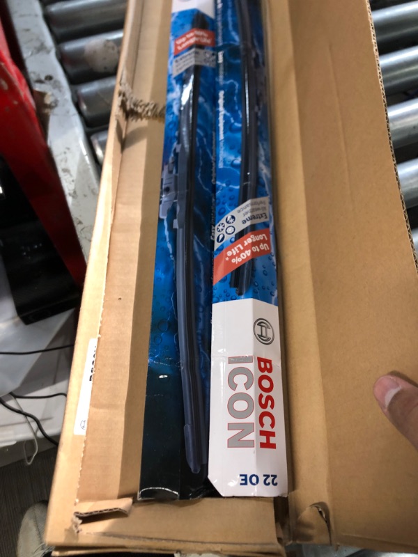 Photo 3 of Bosch ICON Wiper Blades 22OE22OE (Set of 2) Fit Cadillac: 08-07 Escalade, Mercedes-Benz: 2013 C250, Porsche: 12 911, Volkswagen: 18-12 Beetle +More, Up to 40% Longer Life, Frustration Free Packaging 22OE and 22OE Frustration Free Combo