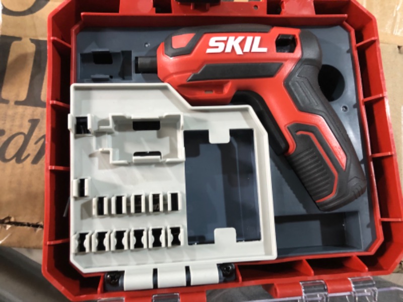 Photo 3 of SKIL Rechargeable 4V Cordless Pistol Grip Screwdriver with 42pcs Bit Set, USB Charger and Carrying Case - SD5618-03