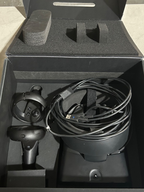 Photo 3 of * used item * see all images * 
Oculus - Rift S PC-Powered VR Gaming Headset - Black, Two Touch Controllers, 