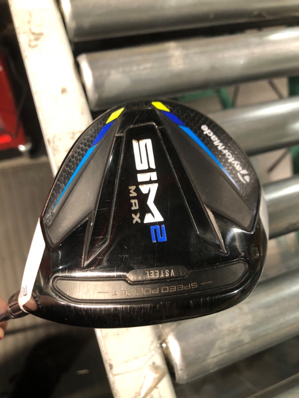 Photo 2 of **NONREFUNDABLE**DAMAGED**SEE NOTES**
TaylorMade SiM 2 Max Fairway Right Graphite Stiff 15.0 Degrees