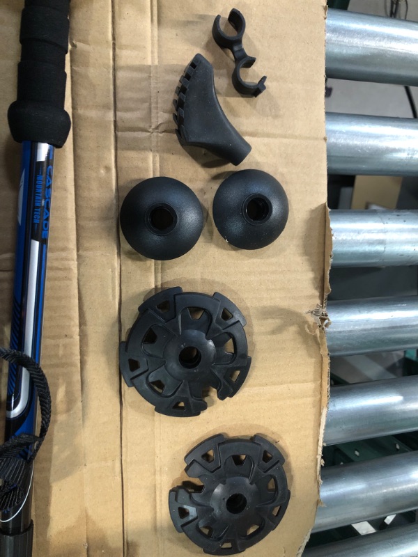 Photo 1 of * one pole will not extend * sold for parts * 
Cascade Mountain Tech Lightweight Aircraft-Grade Aluminum Trekking Poles