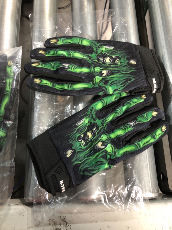 Photo 1 of * large *
3 Pack Gloves