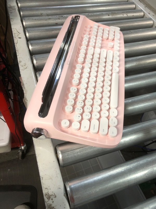 Photo 5 of YUNZII ACTTO B503 Wireless Typewriter Keyboard