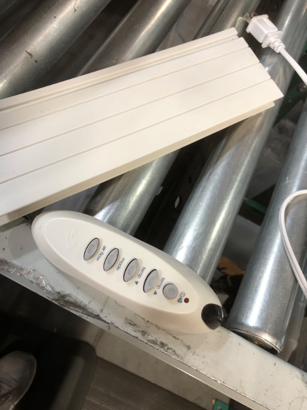 Photo 1 of ***FOR PARTS ONLY*** Bionaire Window Fan with Twin 8.5-Inch Reversible Airflow Blades