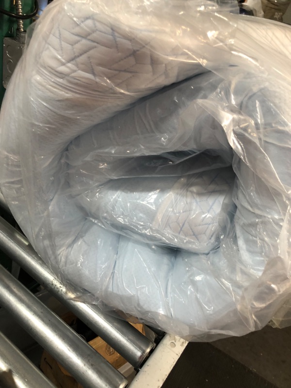 Photo 1 of ***STOCK PHOTO FOR REFERENCE ONLY*** LINSY LIVING Twin Mattresses Toppers 3 Inches