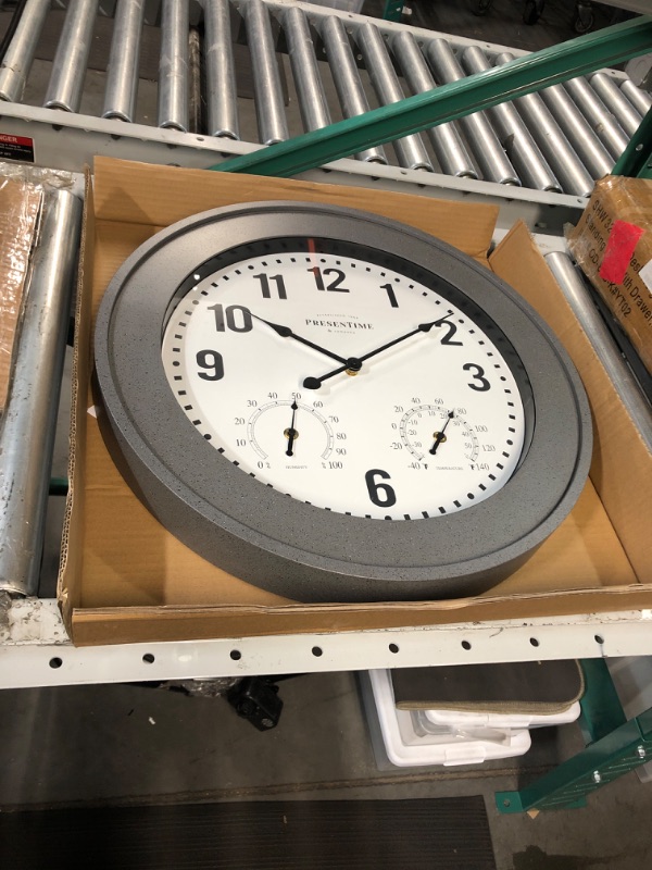 Photo 2 of * no packaging * used * functional *
PresenTime & Co. Bradford in/Outdoor Farmhouse Clock 