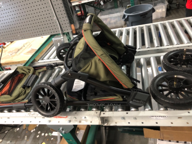 Photo 2 of *FOR PARTS ONLY* Stroller Wagon - Evenflo Pivot Explore