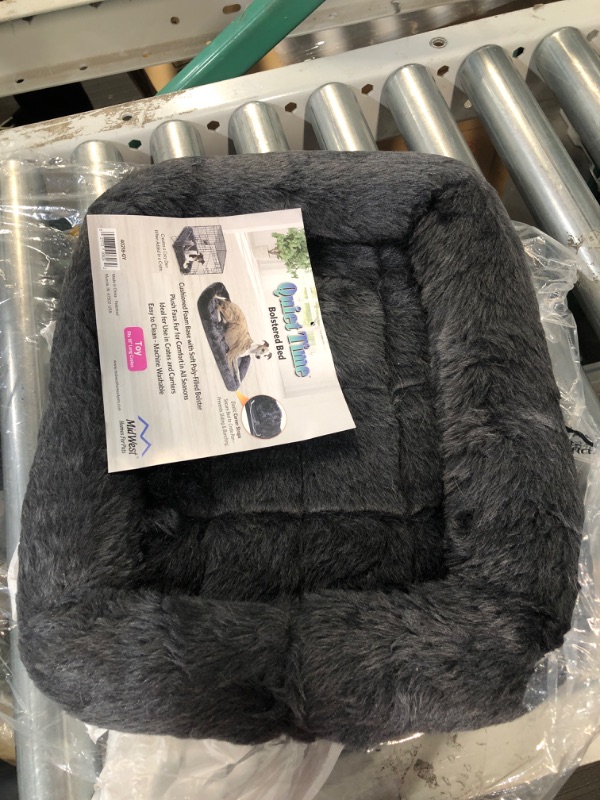 Photo 2 of 18L-Inch Gray Pet Bed