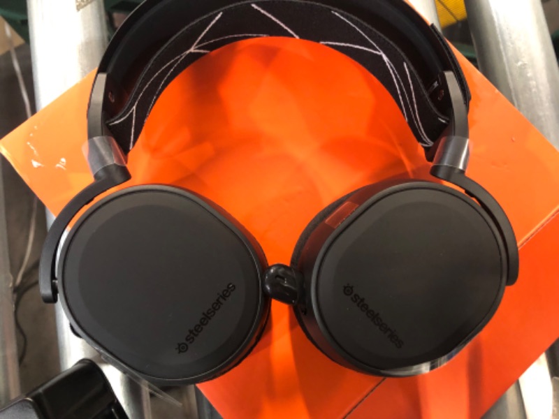 Photo 1 of Arctis 9 Wireless Gaming Headset for PC, PS5, and PS4