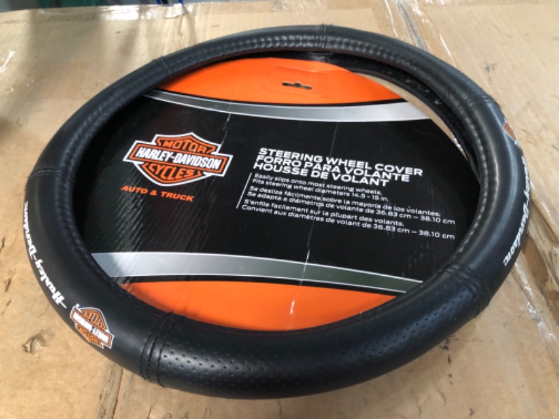 Photo 2 of Plasticolor 006733R01 Harley-Davidson Steering Wheel Cover,Black