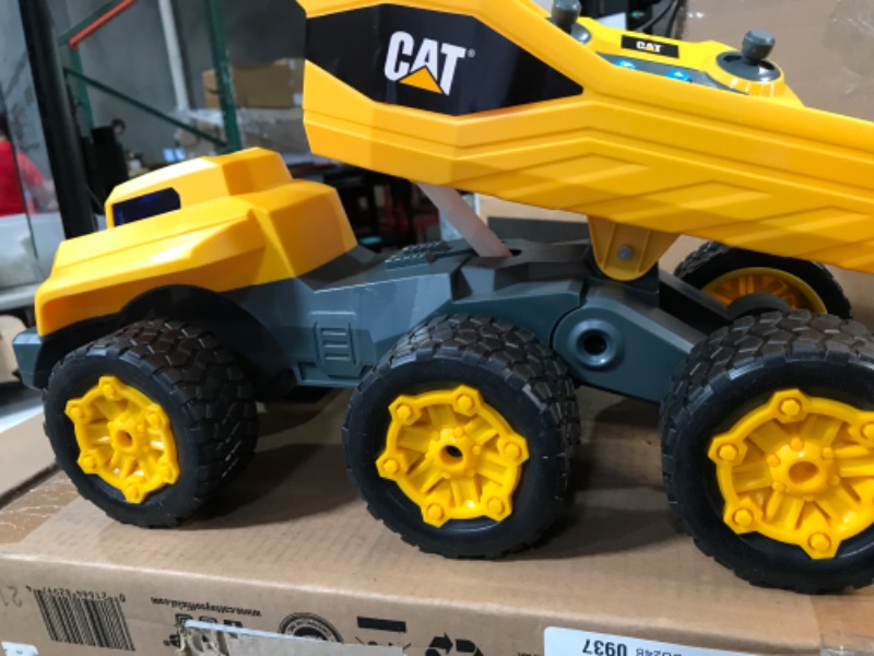 Photo 3 of Cat Construction Massive Mover Dump Truck - Remote Control Truck , RC truck