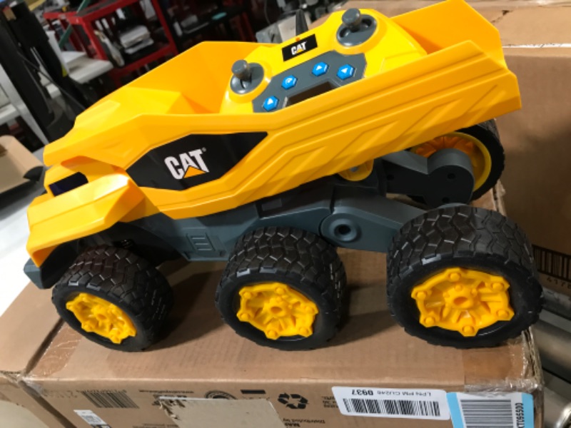 Photo 2 of Cat Construction Massive Mover Dump Truck - Remote Control Truck , RC truck