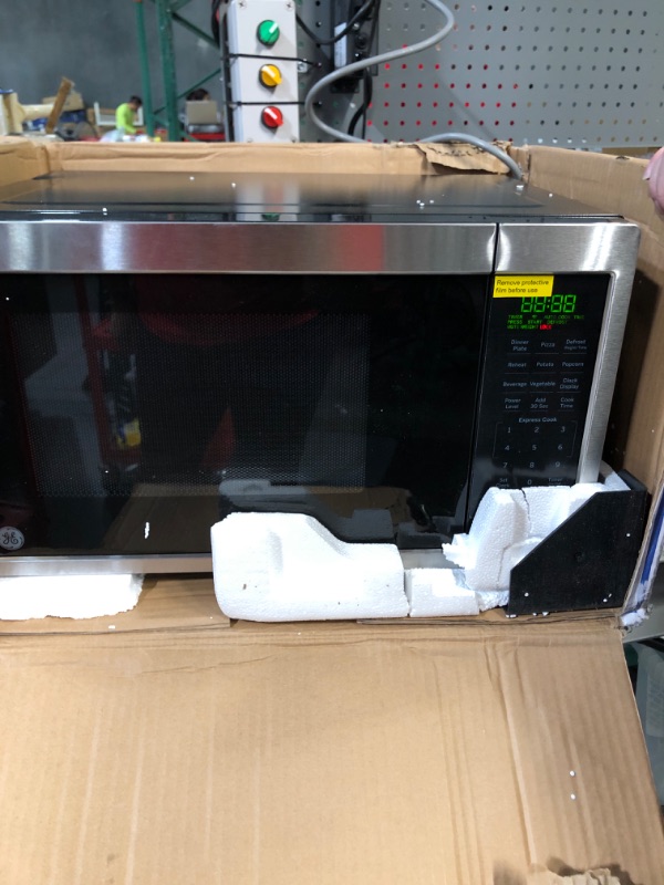 Photo 2 of *USED*
GE Smart Countertop Microwave Oven | Complete with Scan-to-Cook Technology and Wifi-Connectivity | 0.9 Cubic Feet Capacity, 900 Watts | Smart Home & Kitchen Essentials | Stainless Steel