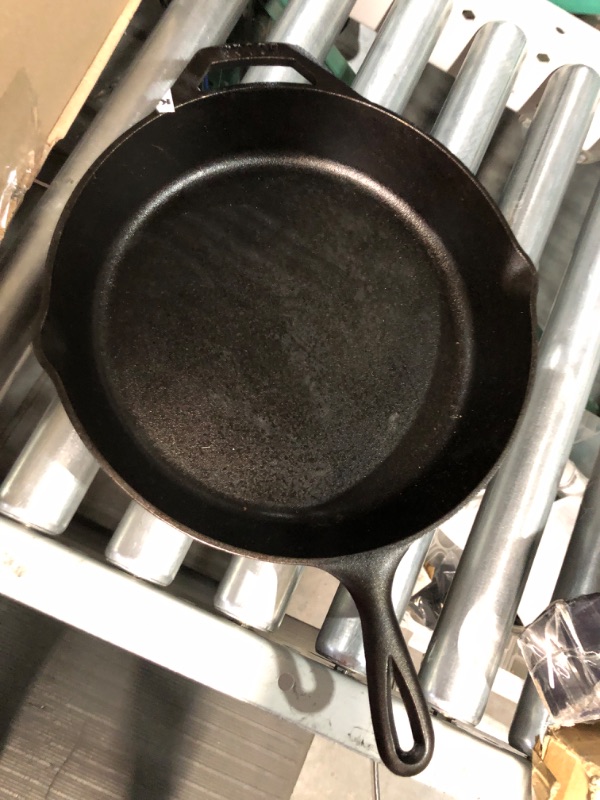 Photo 2 of 
*USED*
Lodge 15 Inch Cast Iron Pre-Seasoned Skillet 