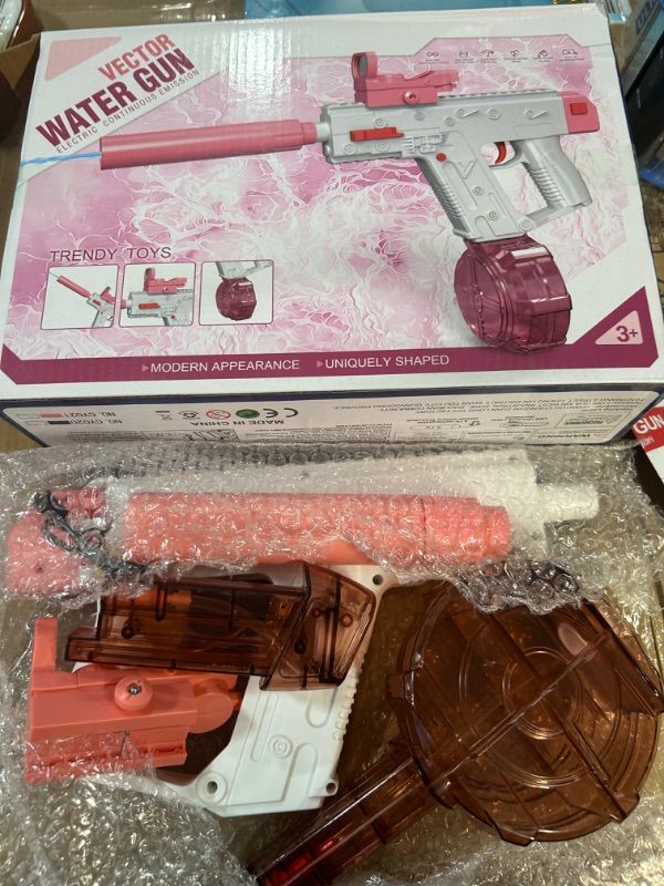 Photo 2 of Electric Water Gun Up to 32ft Long Range - 3 Water Clips - 900+CC Large Capacity (Pink)