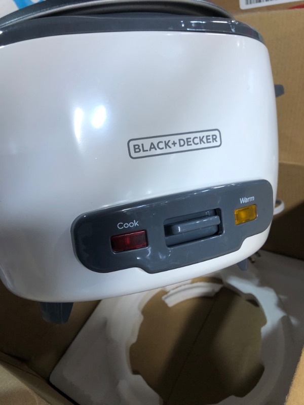 Photo 5 of * used item * signs of wear and tear *
BLACK+DECKER 16-Cup Cooked/8-Cup Uncooked Rice Cooker and Food Steamer