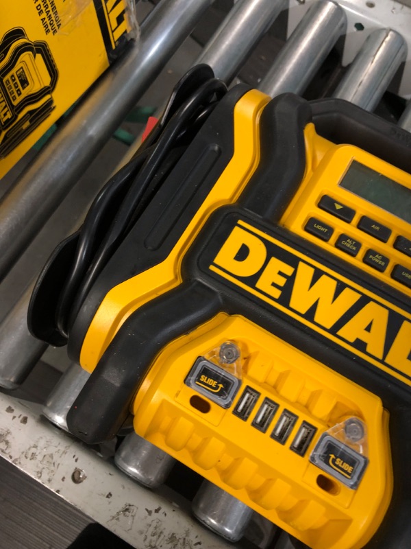 Photo 1 of DEWALT DXAEPS14 1600 Peak Battery Amp 12V Automotive Jump Starter
