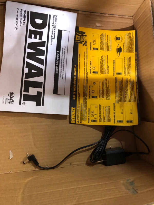 Photo 6 of DEWALT DXAEPS14 1600 Peak Battery Amp 12V Automotive Jump Starter