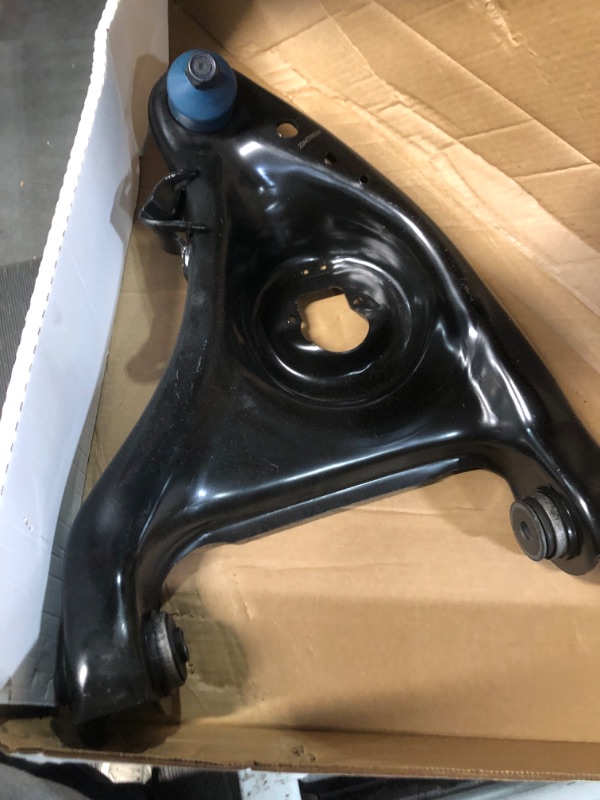 Photo 3 of  RK620899 Control Arm and Ball Joint Assembly