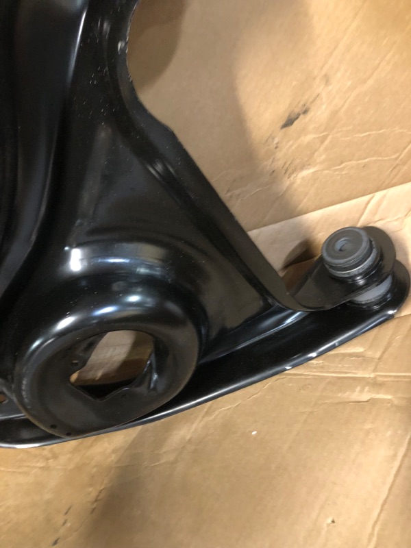 Photo 2 of  RK620899 Control Arm and Ball Joint Assembly