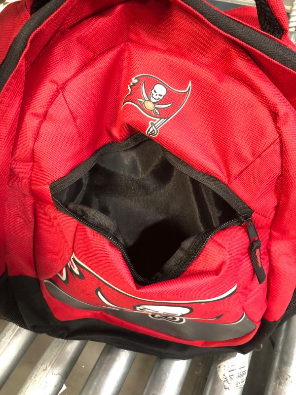 Photo 6 of * used and damaged * see all images *
foco NFL Team Logo Action Backpack Tampa Bay Buccaneers One Size Colorblock