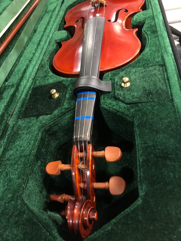 Photo 5 of DAMAGED Cremona Sv-1260 Maestro First Series Violin Outfit 4/4 Size
