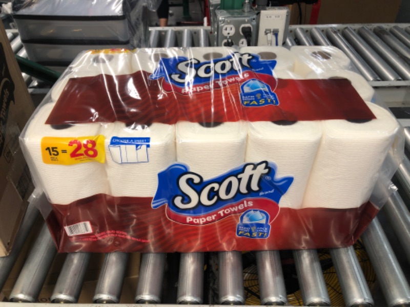 Photo 2 of Scott 36371 Choose-A-Sheet Mega Roll Paper Towels, 1-Ply, White, 102 per Roll (Case of 30 Rolls) 15 Rolls