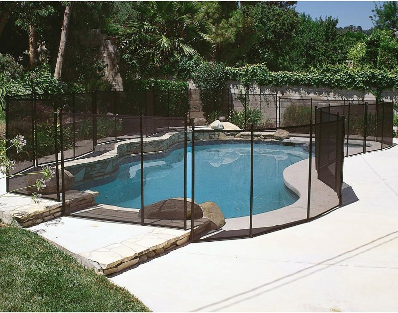 Photo 1 of * used item *
WaterWarden WWF200 4’ x 12, Black & Life Saver Pool Fence