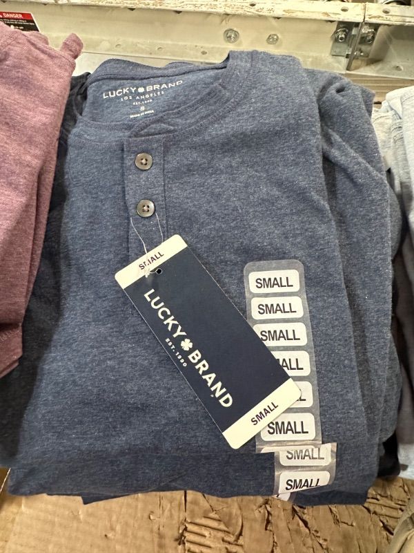 Photo 3 of ***BUNDLE PACK*** lucky brand SMALL TEES