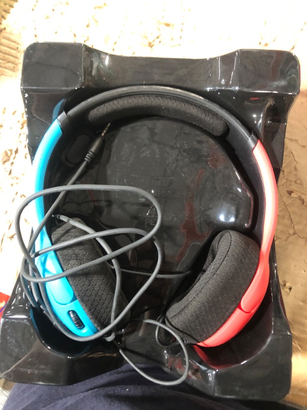 Photo 2 of * not functional * sold for parts * repair *
nintendo switch headset 