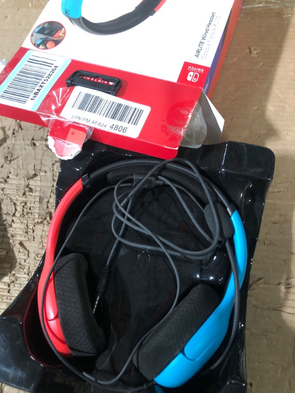 Photo 3 of * not functional * sold for parts * repair *
nintendo switch headset 