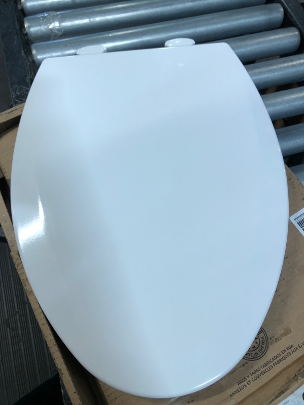 Photo 2 of **NEW OPEN FOR INSPECTION**
BEMIS 170 000 Toilet Seat, ELONGATED, Plastic, White