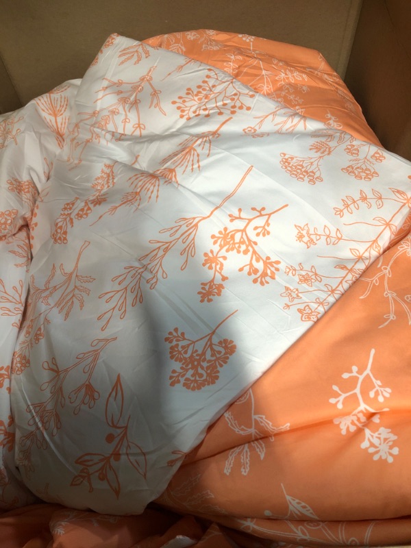 Photo 2 of **USED BUT LOOKS NEW**
BEDSURE Queen Comforter Set Coral Orange