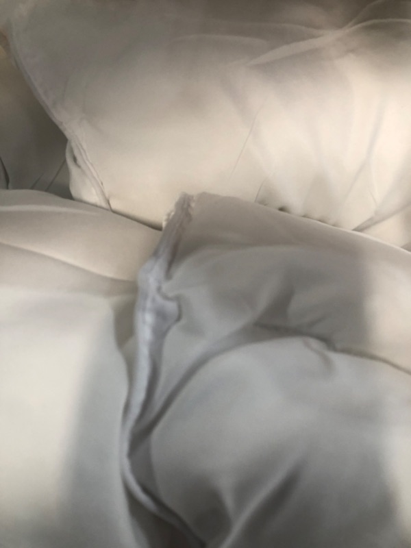 Photo 4 of **STOCK IMAGE FOR REFERENCE ONLY**
Bedsure White Duvet Covers 