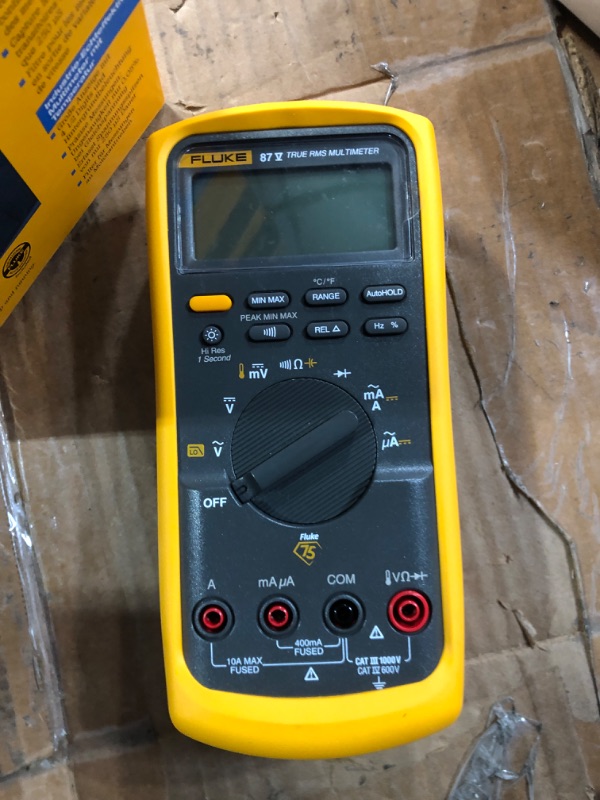 Photo 2 of **TURNS ON- UNABLE TO FULLY TEST**
Fluke 87-5 RMS Industrial Multimeter