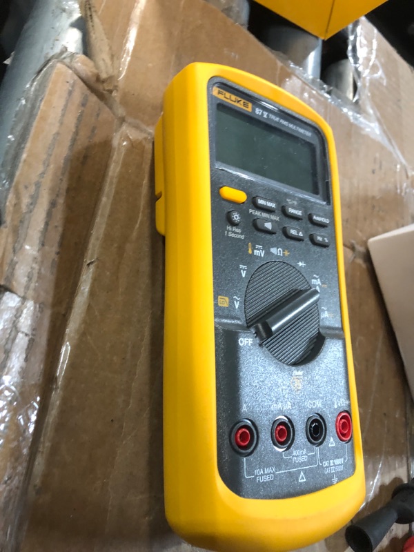 Photo 5 of **TURNS ON- UNABLE TO FULLY TEST**
Fluke 87-5 RMS Industrial Multimeter