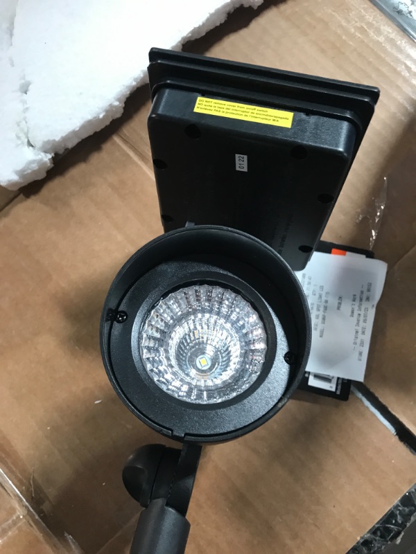 Photo 2 of ****PARTS ONLY, NON-FUNCTIONAL*** HARBOR BREEZE SPOT LIGHT 60l